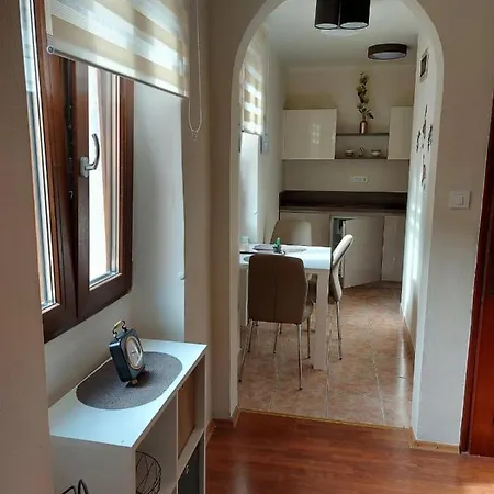 Apartment Old *