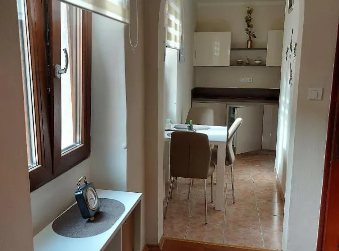 Διαμέρισμα Old *